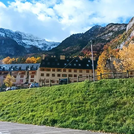 Marraquita Avairent Estacion Canfranc