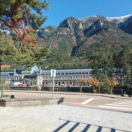 Marraquita Avairent Estacion Canfranc
