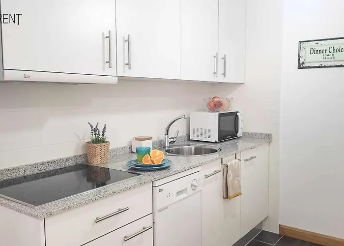 Marraquita Avairent Estacion Canfranc